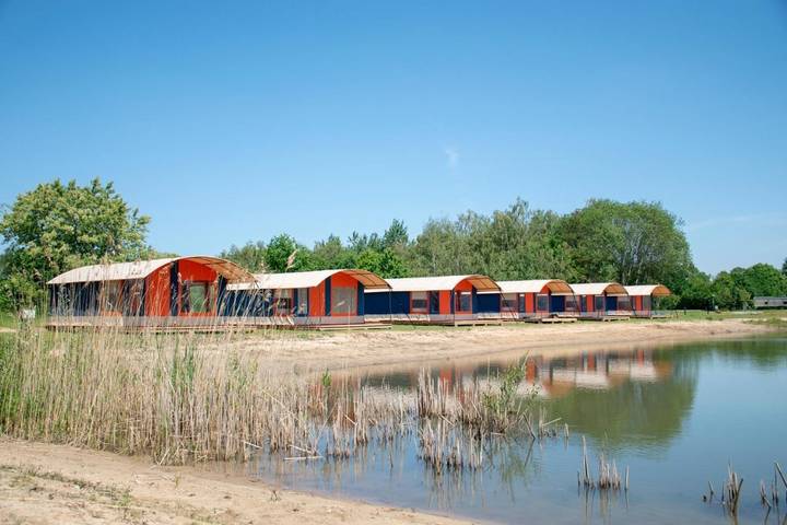 Vakantiehuis voor 6 personen, with Terras and Kinderzwembad as well as Zwembad in Zelhem