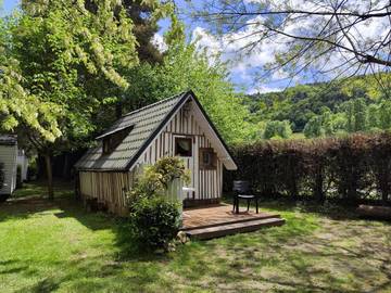 Camping für 2 Personen, mit Terrasse, mit Haustier in der Ardèche