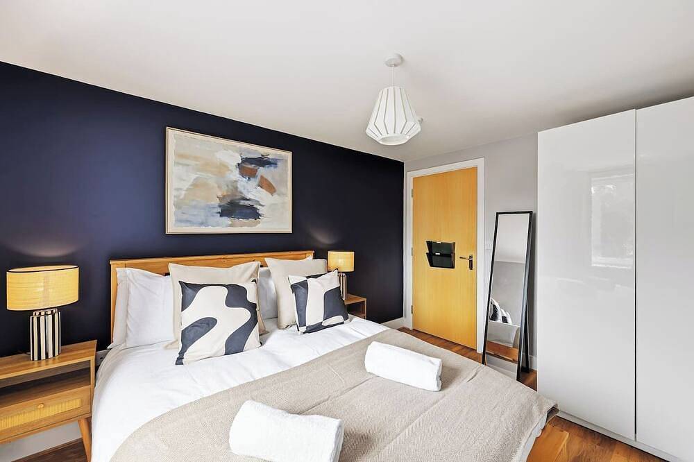 Ganze Wohnung, Elegant 2-Bedroom Apartment • Near the High Street • Balcony • Free Parking • Sky Tv • Yoko Property in Milton Keynes, Südostengland