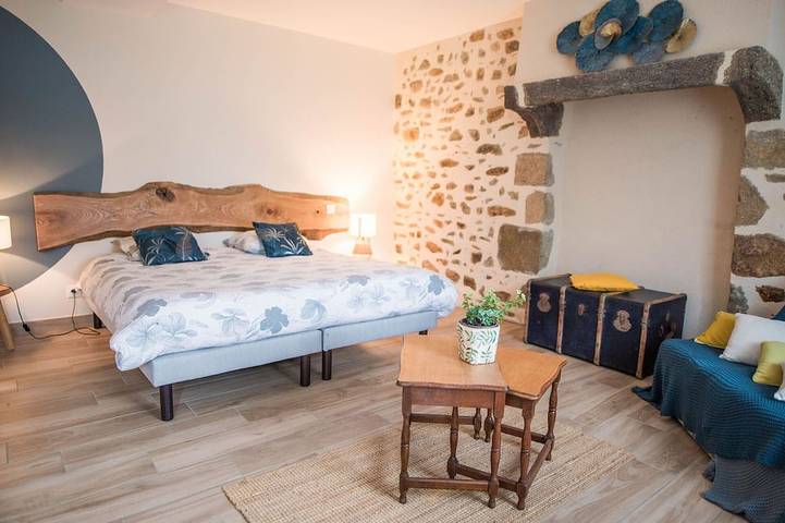 Gîte pour 12 personnes, avec jardin à Saint-Léonard-des-Bois - 4