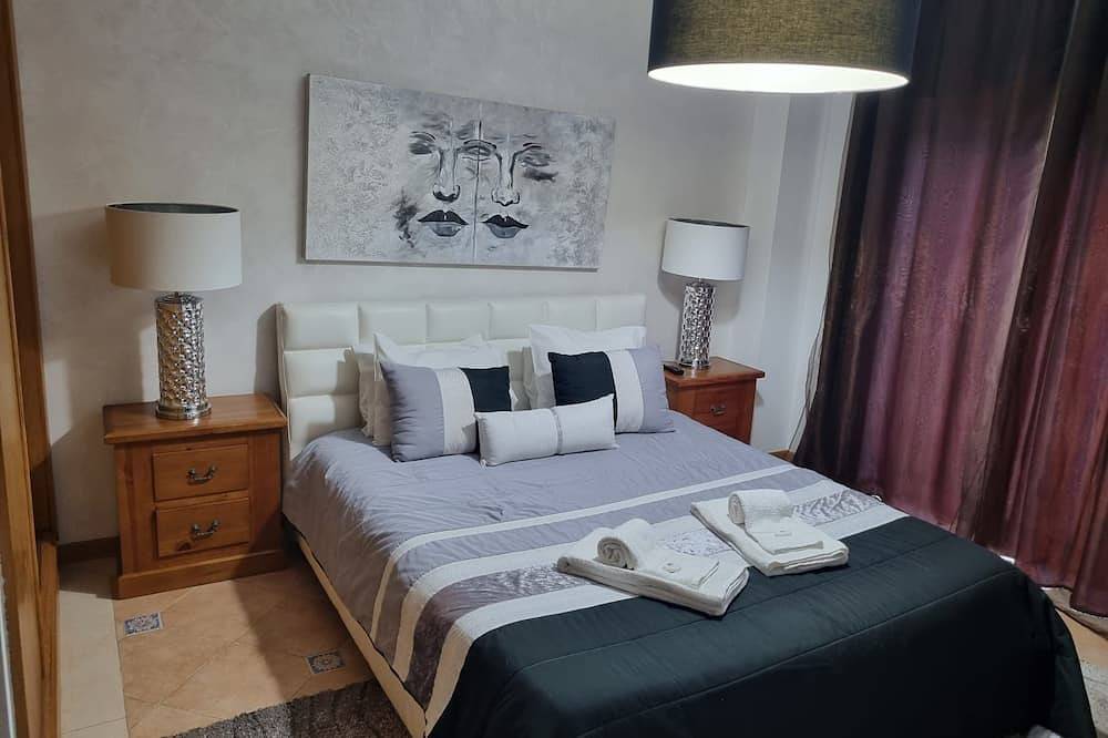 Praia Da Falésia Moradia V3 200 M Praia, Piscina, Jardim, Lareira Barbecue in Praia da Falésia, Albufeira