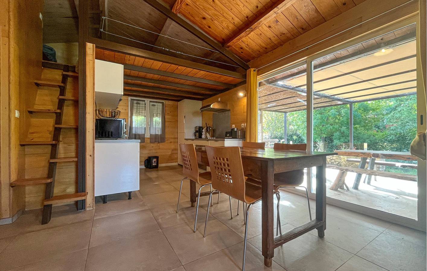Appartement confortable avec parking et jardin, près de Connaux in Connaux, Région de Nîmes