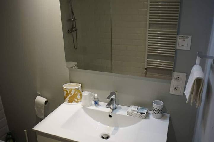 Apartamento entero, Apartamento de carácter independiente Lourdes planta baja cerca del centro in Lourdes (Altos Pirineos), Altos Pirineos
