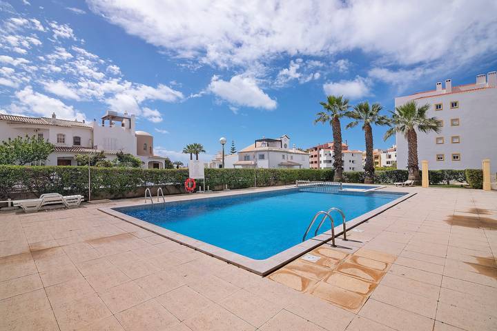 Apartamento de férias para 4 pessoas, com Varanda e Piscina infantil em Albufeira