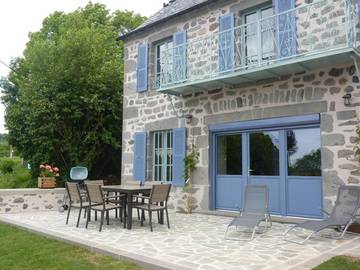Gîte pour 6 personnes, avec jardin à Cézens