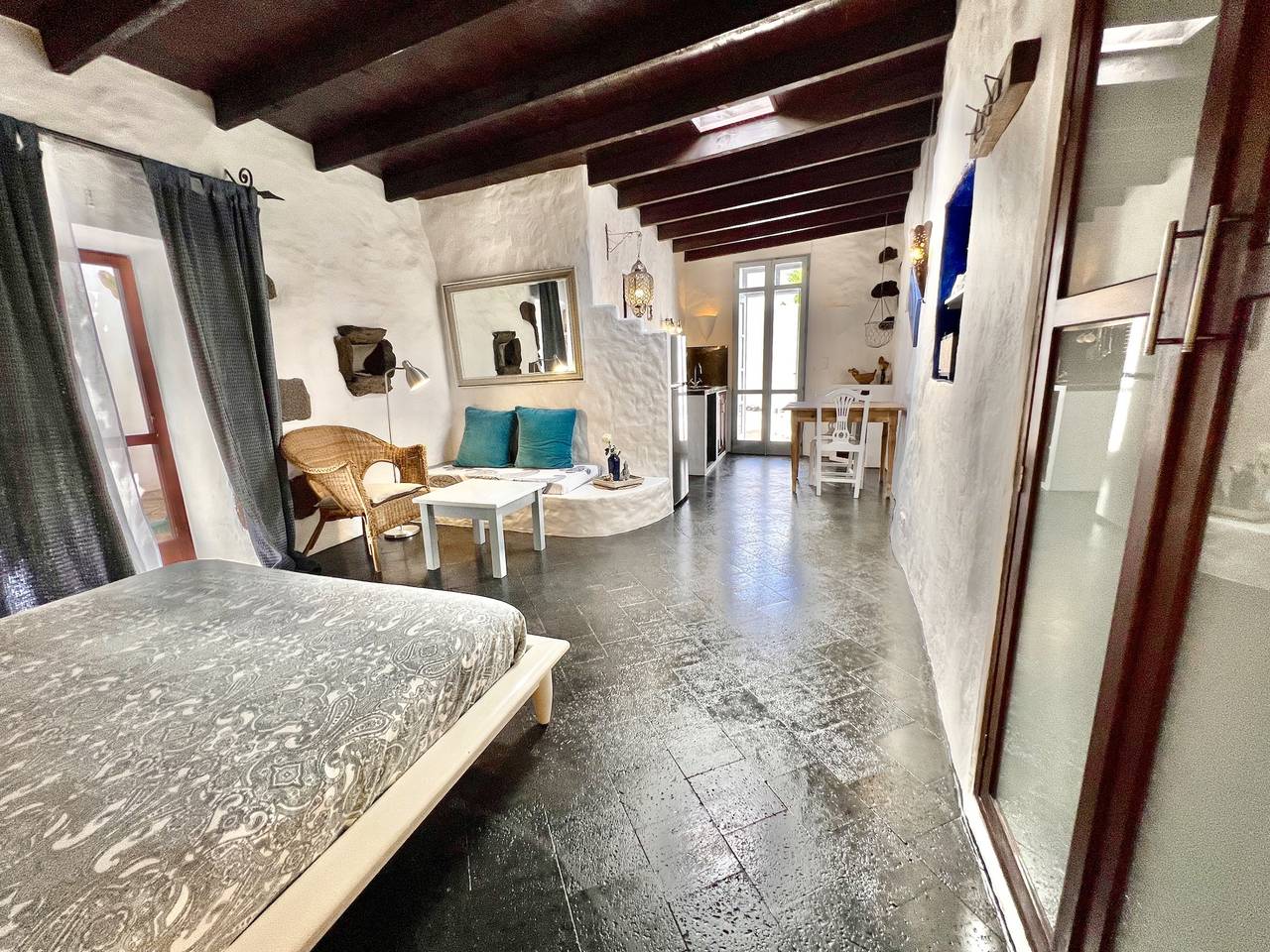 Studio entier, Stylish getaway with secluded Patio in lava Finca in Uga, Yaiza