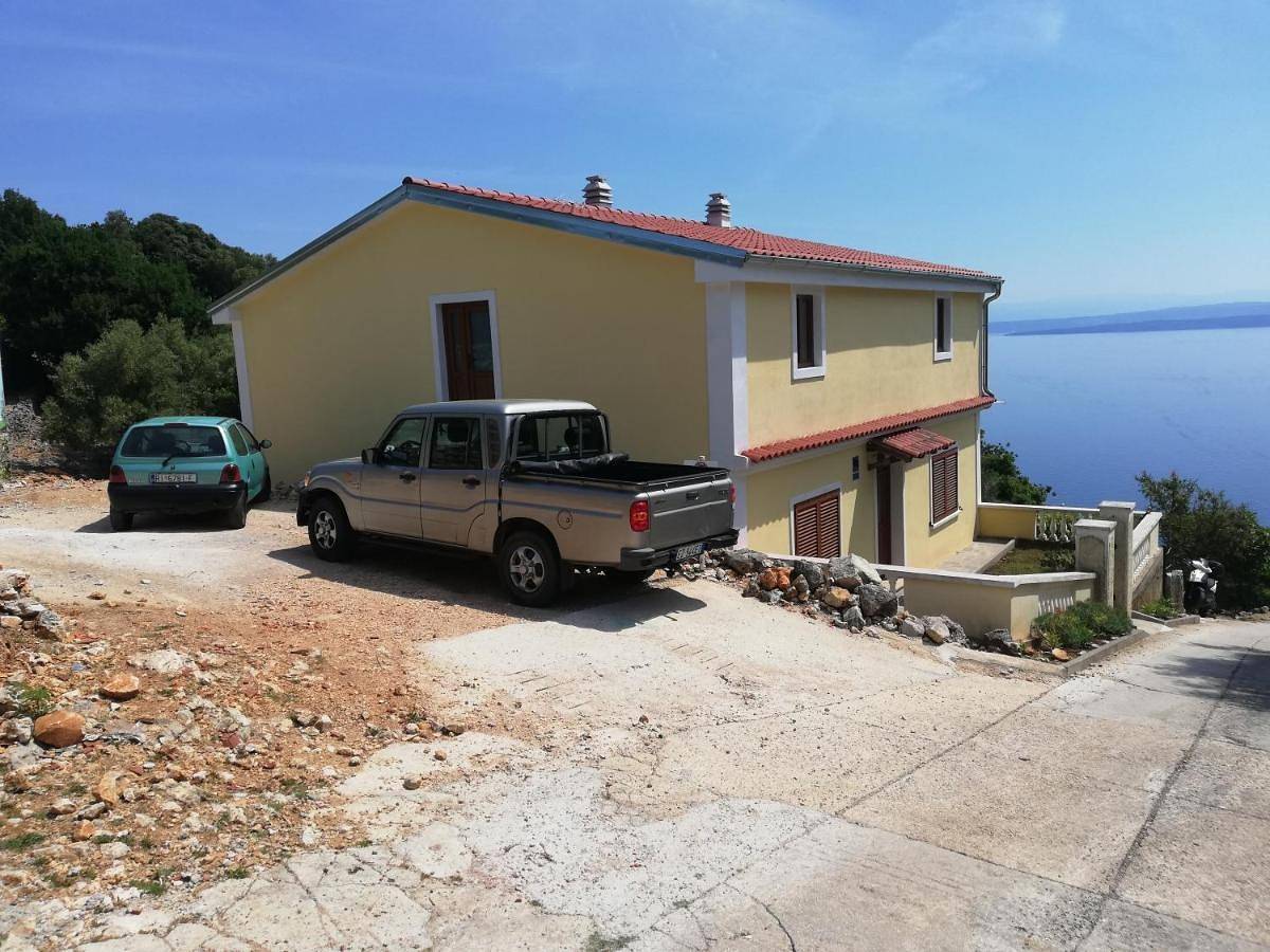 Ganze Wohnung, Two-Bedroom Apartment in Cres Stadt, Cres