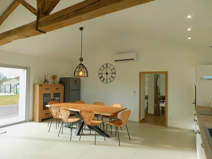 Location de vacances pour 8 personnes, avec piscine ainsi que vue et jardin, animaux acceptés à Monbazillac - 2