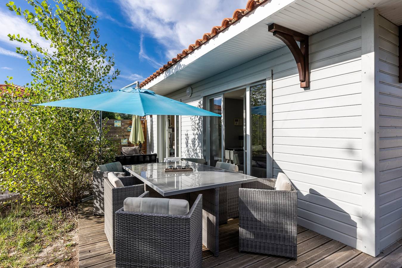 Chalet 'Bois lac de Biscarrosse' mit beheiztem Pool, privatem Garten und Wlan in Parentis-en-Born, Côte d’Argent