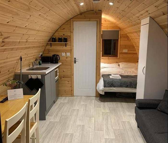 Glamping for 4 people, with Terrace and Garden as well as View in Lewis and Harris