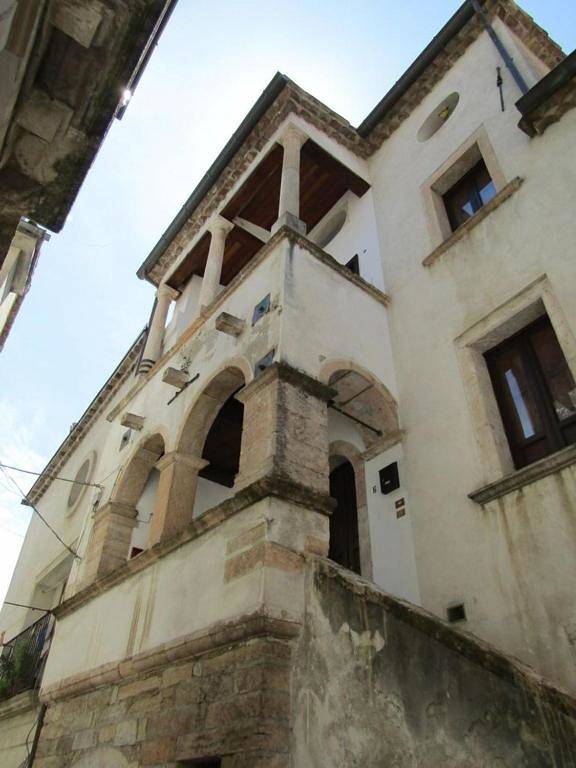 Location de vacances pour 8 personnes, avec Balcon ainsi que Terrasse et Vue à Mendicino