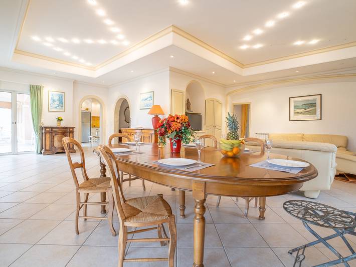 Location de vacances pour 8 personnes, avec jardin et terrasse dans Plage de la Garonnette - 4