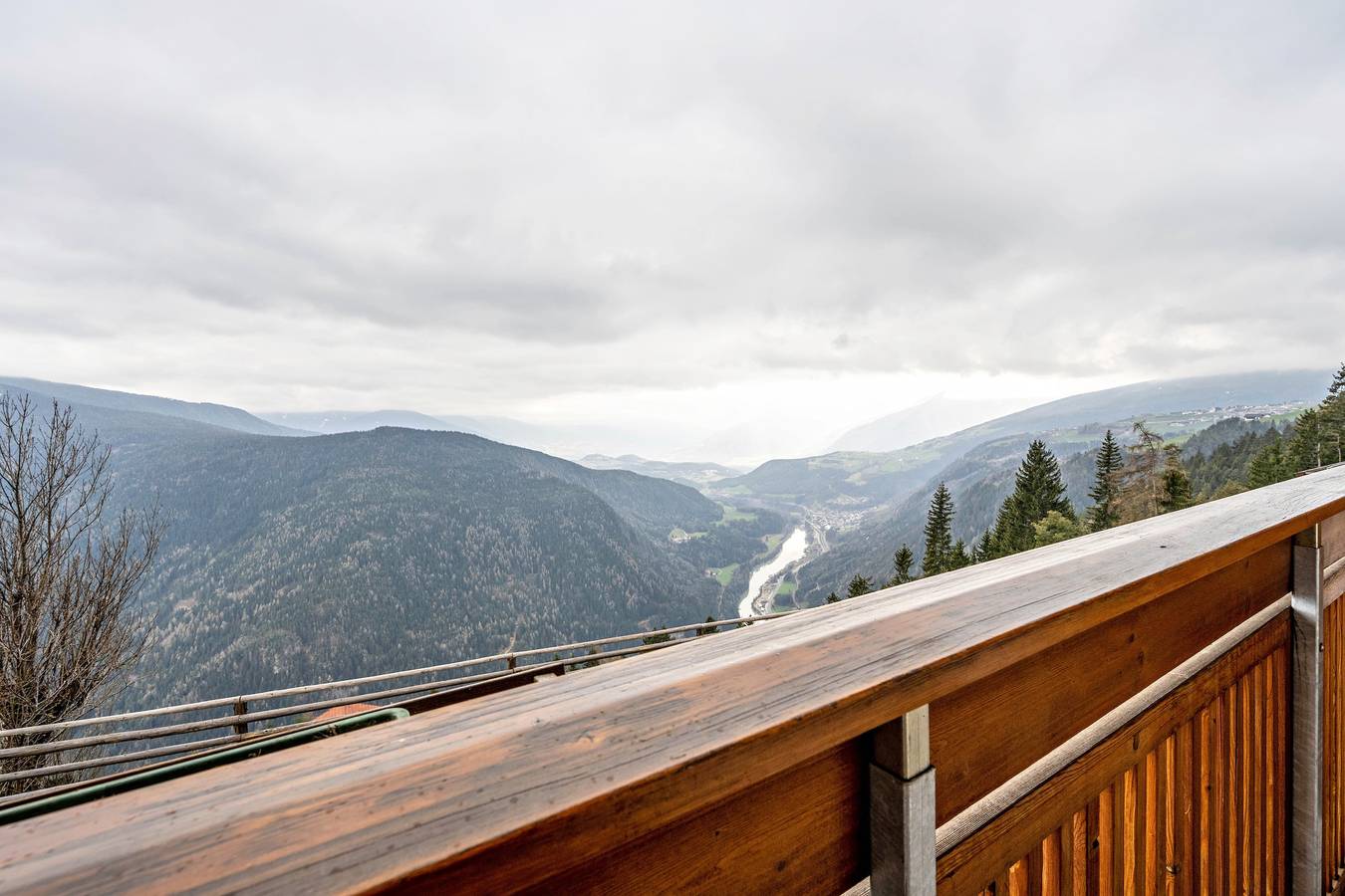 Appartamento intero, Appartamento "Maurerhof Morgenrot" con vista montagna, balcone privato e Wi-Fi in Vandoies, Dolomiti Superski