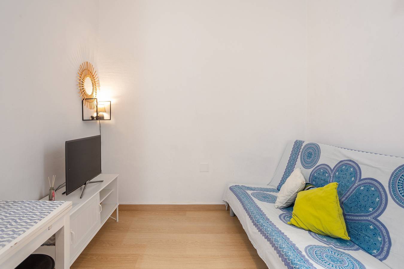 Ganze Wohnung, Ferienwohnung 'Cozy Blanes' mit Balkon, Wi-Fi und Klimaanlage in Blanes, Costa Brava