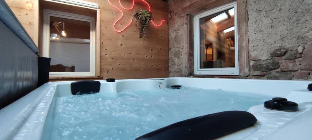 Gîte pour 4 personnes, avec jacuzzi et terrasse à Saint-Blaise-la-Roche