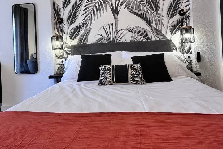 Apartamento entero, Piso con vistas panorámicas, piscina y playa a un paso in Benidorm, Costa Blanca