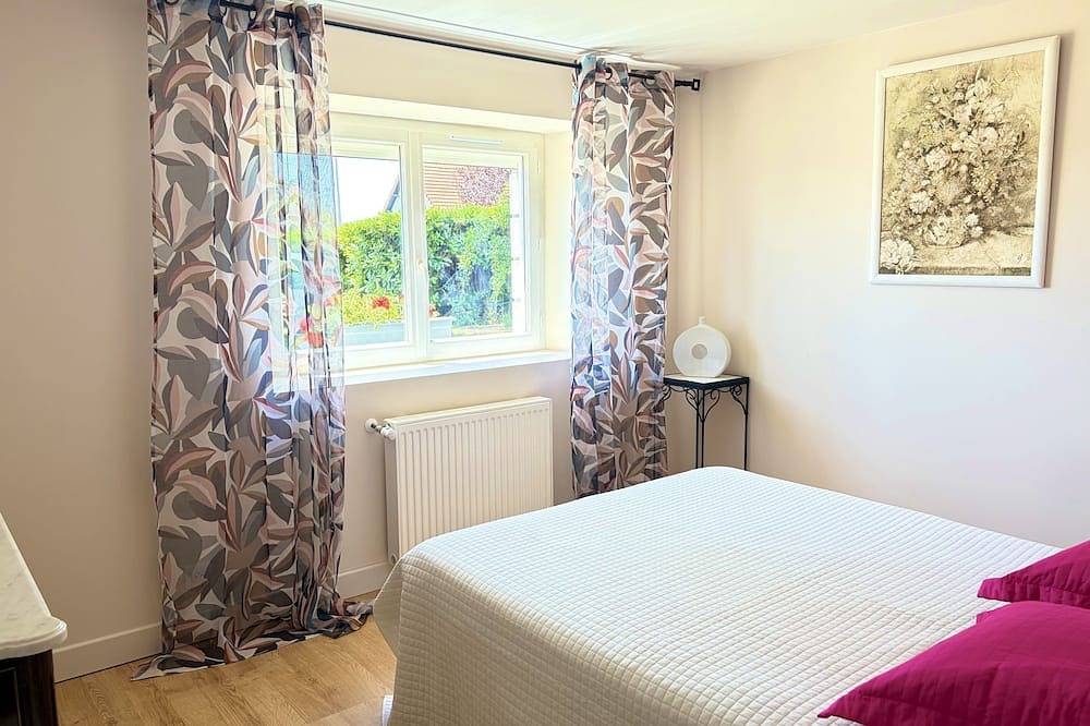 Apartamento entero, Les Grands Arbres ★ Comfort, space, and nature near Aurillac in Arpajon-sur-Cère, Región de Aurillac