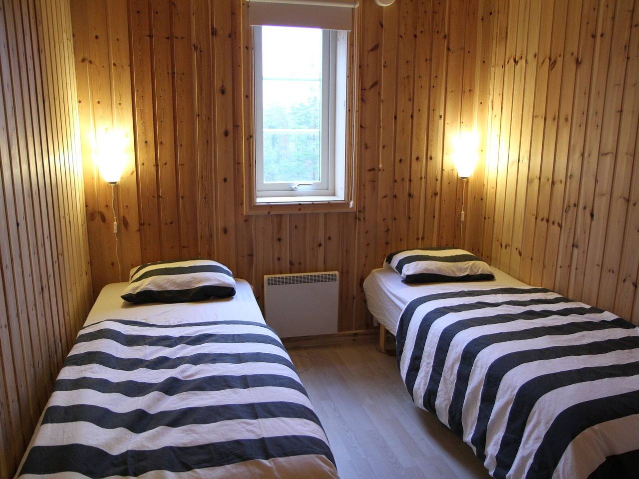Skidor, bastu och Scandinavian Serenity Chalet in Vitsand, Värmland
