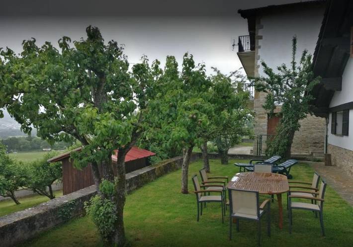 Casa rural para 14 personas, con jardín y jacuzzi en Ulzama - 4