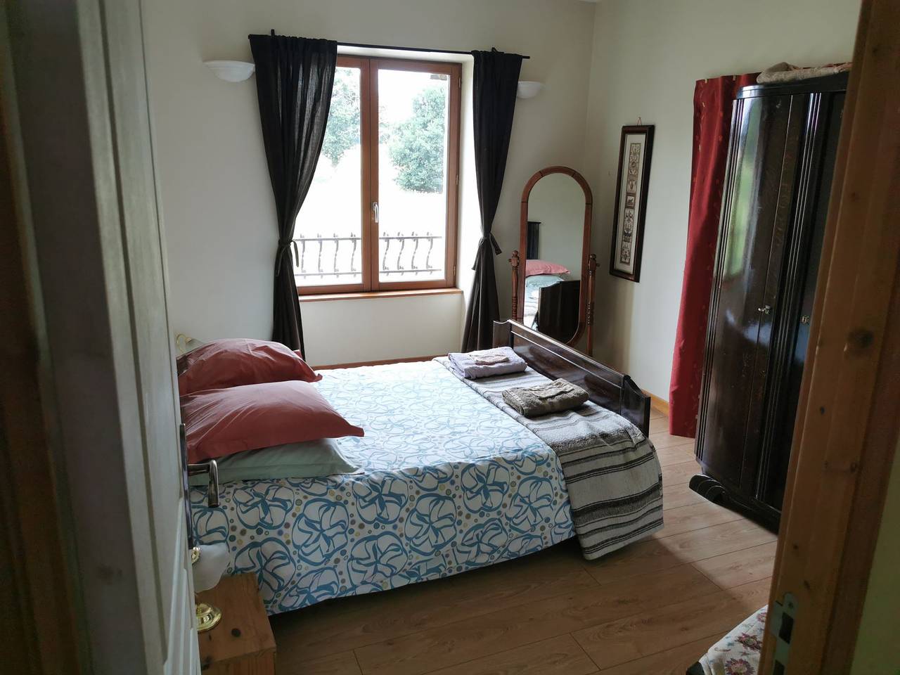 Holiday Home 'Le Crévy - Pavillon - 12 Pers' with Private Terrace, Private Garden and Wi-Fi in La Chapelle-Caro, Vannes region