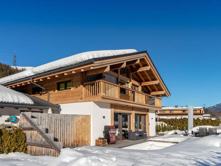 Chalet für 8 Personen, mit Garten und Pool sowie Terrasse - 1