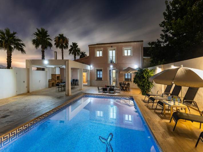 Appartement de vacances pour 16 personnes, avec jardin ainsi que terrasse et piscine, adapté aux familles - 1