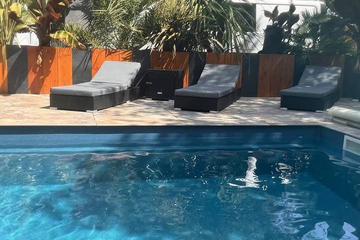 Location de vacances pour 14 personnes, avec jacuzzi dans Montgaroult