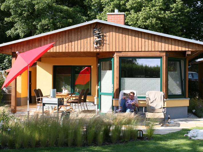 Ferienhaus für 4 Personen, mit Terrasse und Garten in Neukalen