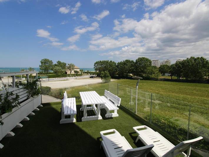 Location de vacances pour 2 personnes, avec jacuzzi ainsi que piscine et jardin à Misano Adriatico - 4