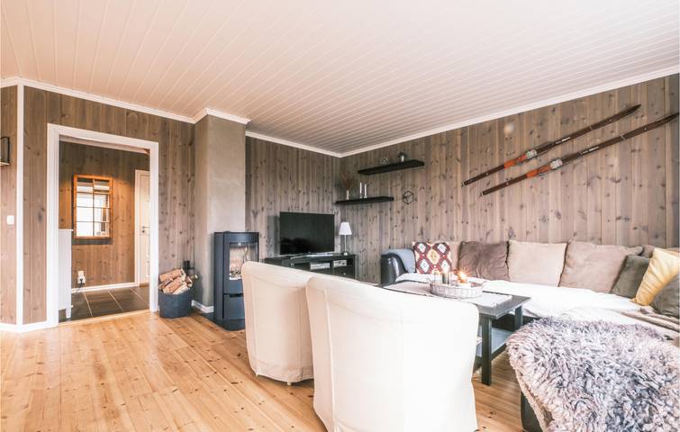 Ferienhaus für 8 Personen mit Garten in Tokke