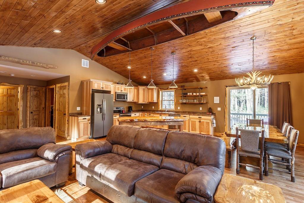 *** Die wunderschöne Whitetail Ridge-Luxus 5Br-Hütte, nur wenige Minuten von der Innenstadt entfernt *** in Adams County (WI)