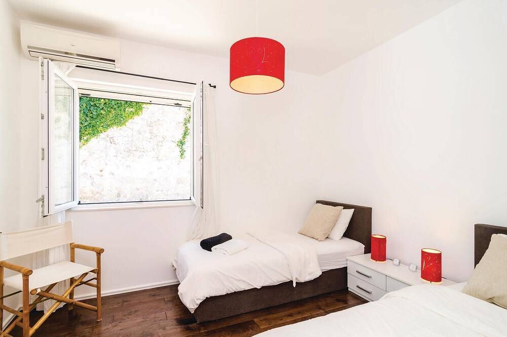 Beautiful home in Radovici in Bay of Kotor
