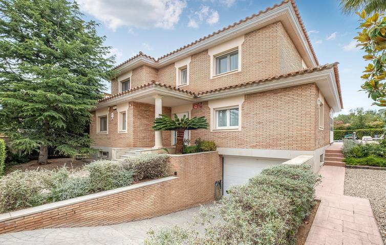 Location de vacances pour 9 personnes, avec jardin ainsi que terrasse et piscine à Reus - 2