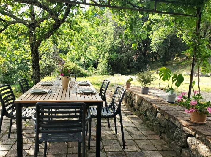 Gîte pour 4 personnes, avec terrasse et jardin à Saint-André-Lachamp