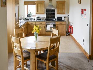 Log Cabin for 2 People in West Yorkshire, Yorkshire, Photo 3