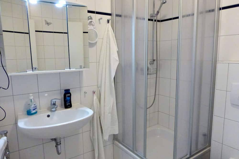 Apartamento entero, Céntrico, a 300 metros de la playa, renovado en 2015, Apartamento Strandschlösschen Ii, Wifi in Kühlungsborn, Mar Baltico Mecklenburg