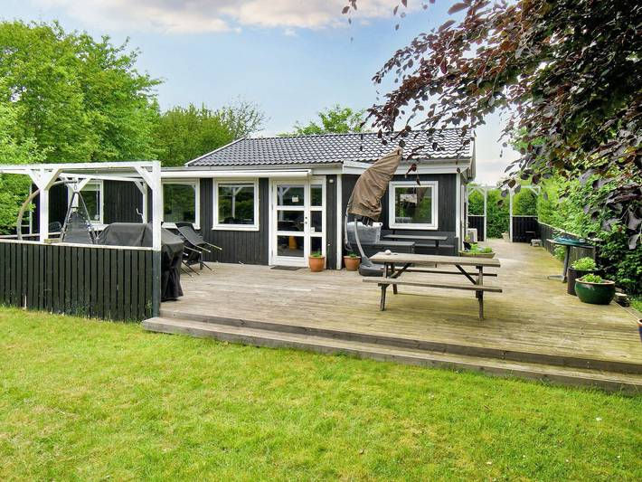 Feriehus for 5 personer, med Terrasse og Hage i Gilleleje