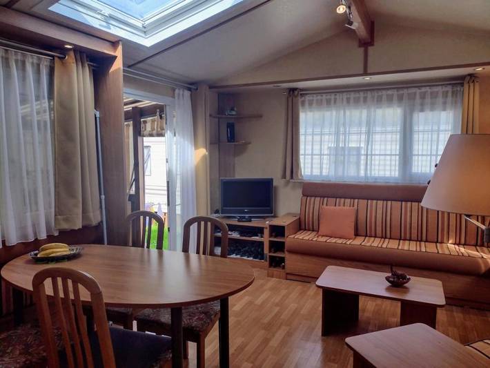 Gîte pour 4 personnes, avec terrasse et jardin dans Plage de Cromenac'h - 2