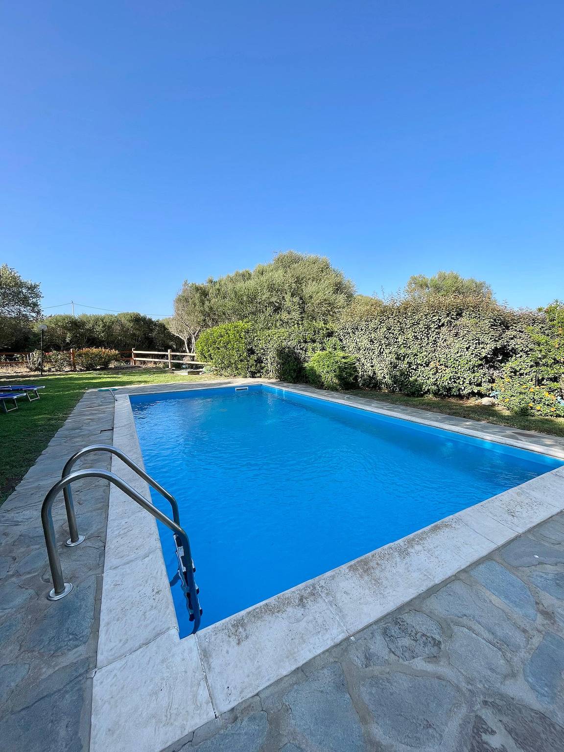 Casa vacanze 'Rosa' con piscina privata, Wi-Fi e aria condizionata in Stagno di Casaraccio, Punta De Su Turrione