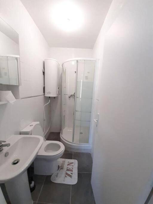 Appartement entier, One-Bedroom Apartment in Survilliers, Val-d'Oise