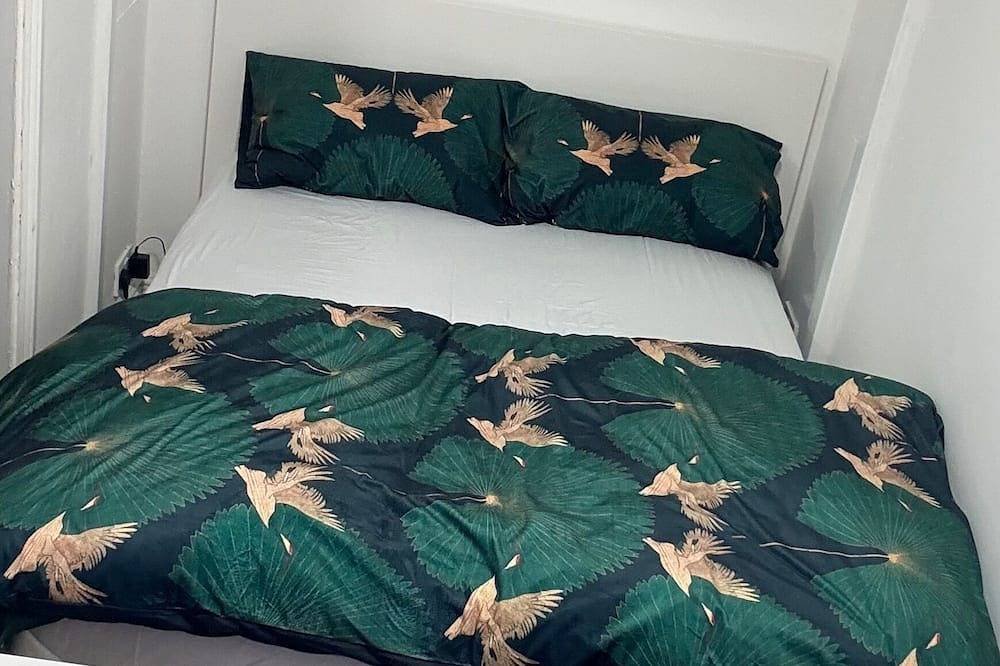 House Sleeps 2 with Parking in Borough londonien de Croydon, Londres