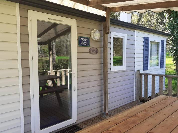 Gîte pour 6 personnes, avec piscine ainsi que jardin et vue, animaux acceptés à Thiviers - 4