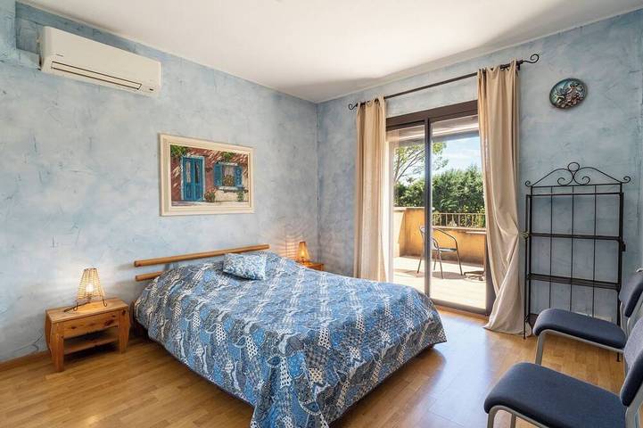 3-Star Vacation Villa and Vineyard in the South of France with a Pool. in Vézénobres, Alès region