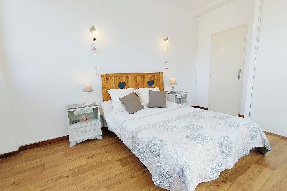 Appartement entier, Gîte Le Pariou -rdc- accès direct jardin -Résidence de Michèle à Murol in Murol, Parc naturel régional des Volcans d'Auvergne