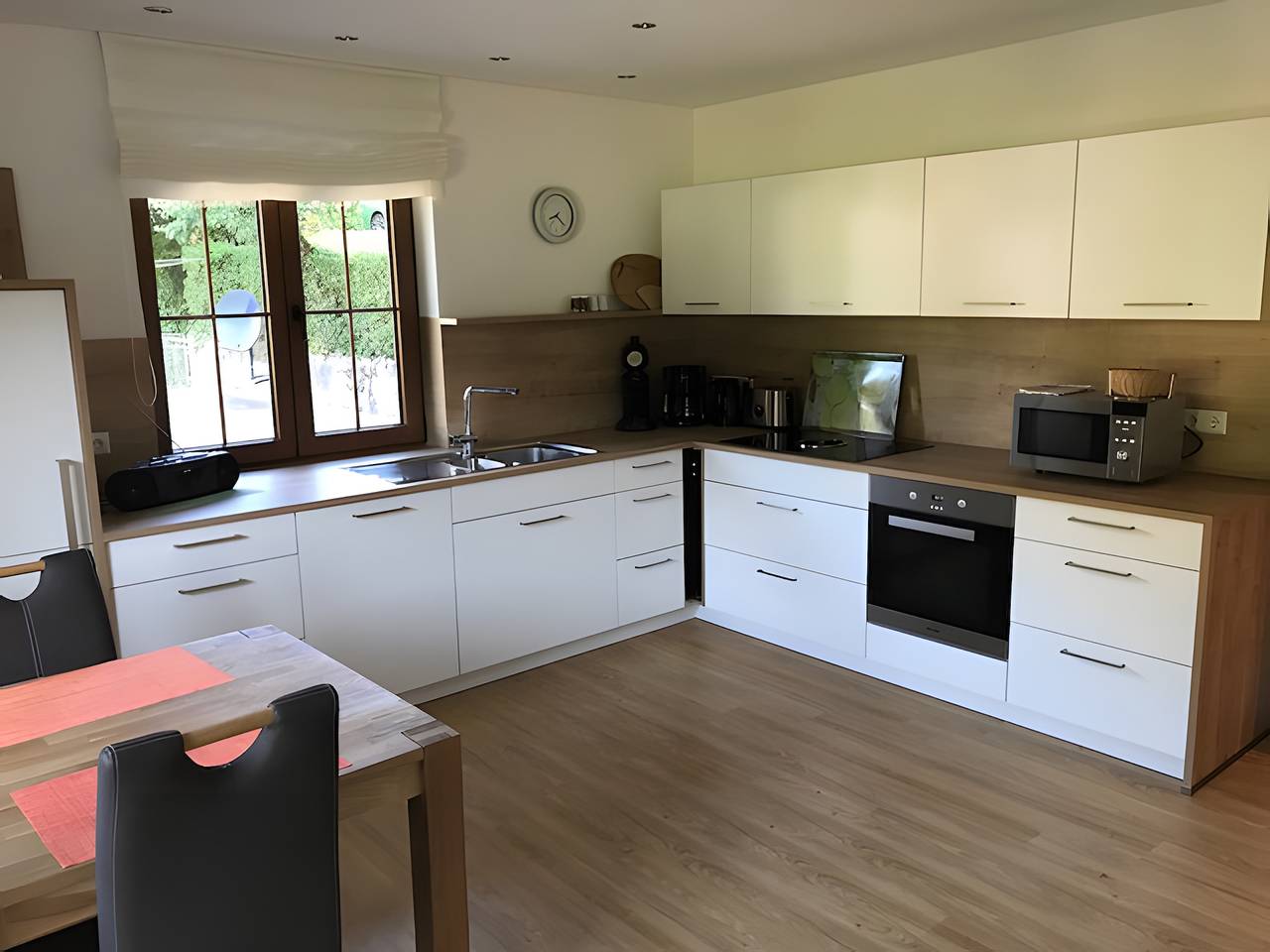 Apartamento entero, Apartamento '80 m²' con vistas a la montaña, terraza privada y wifi in Hornberg, Selva Negra Central