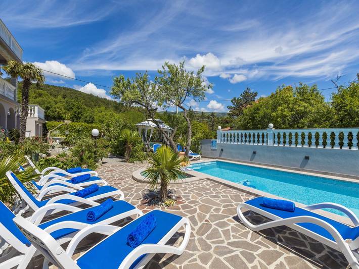 Villa für 12 Personen, mit Kinderpool und Pool sowie Garten, mit Haustier in Crikvenica - 4