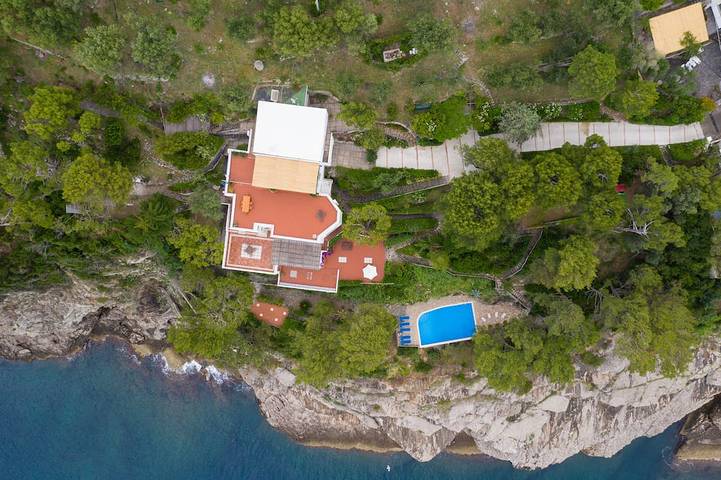 Villa with sea water swimming pool and direct access to the sea in Punta Lagno, Massa Lubrense