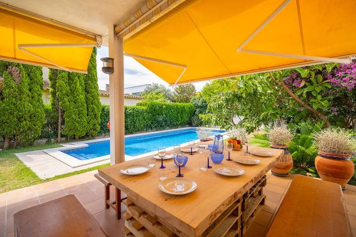 Chalet para 8 personas, con jardín y terraza, Se admiten mascotas en Alt Empordà - 2