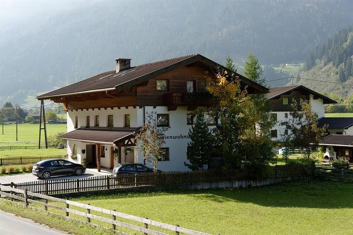 Ferienwohnung für 3 Personen, mit Balkon und Terrasse sowie Garten und Pool in Neustift im Stubaital - 3