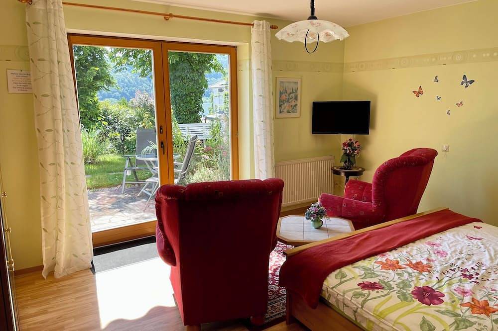 Ganze Wohnung, Ferienwohnung Rhön (55qm) im Erdgeschoss (behindertengerecht) in Bad Bocklet, Rhön-Bayern